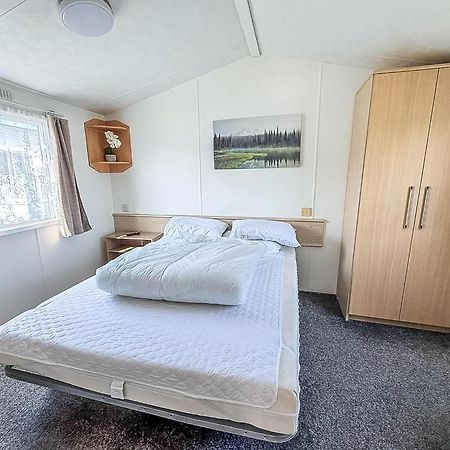6 Berth Staycation Caravan Nearby Clacton-On-Sea In Essex Ref 26254E Exterior photo