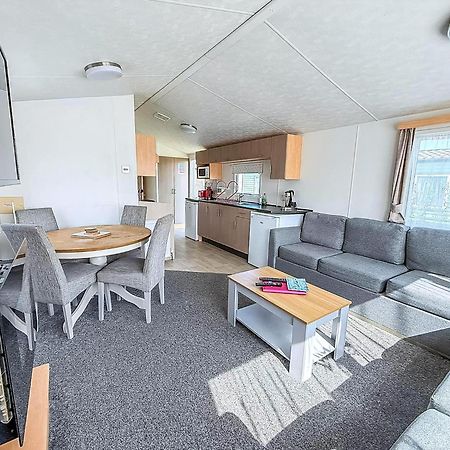 6 Berth Staycation Caravan Nearby Clacton-On-Sea In Essex Ref 26254E Exterior photo